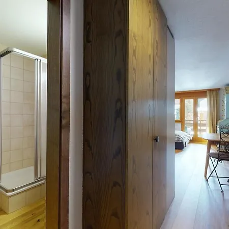 Bright With Balcony & View To The Matterhorn Apartment