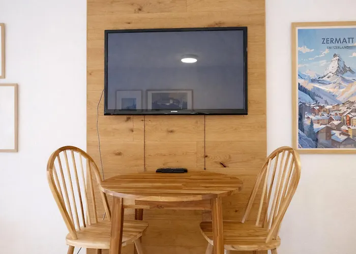 Bright With Balcony & View To The Matterhorn